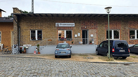 Kundenparkplatz direkt vor dem Eingang